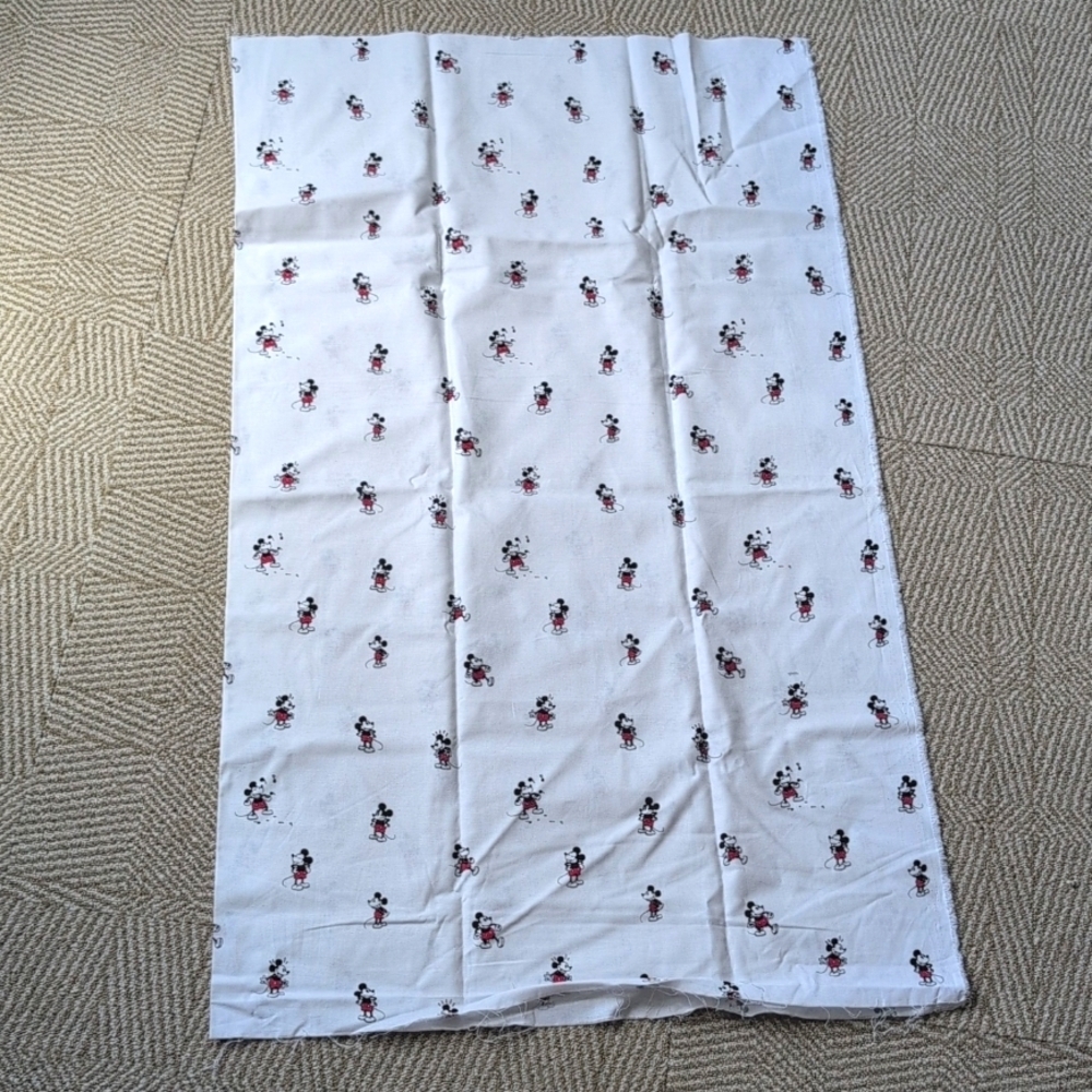 Spring Creative Disney Mickey & Minnie Musical Cotton Quilt Craft Fabric - Picture 2 of 9